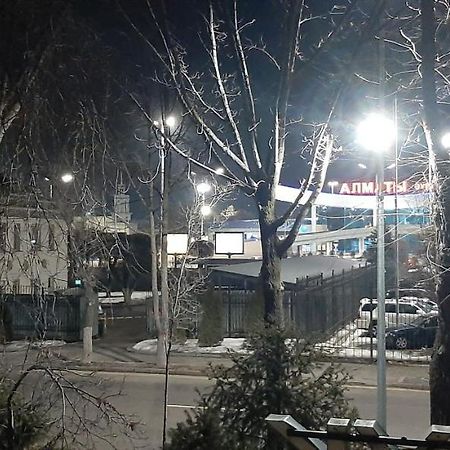 Apartments On Ahmetova 4 Almatı Dış mekan fotoğraf