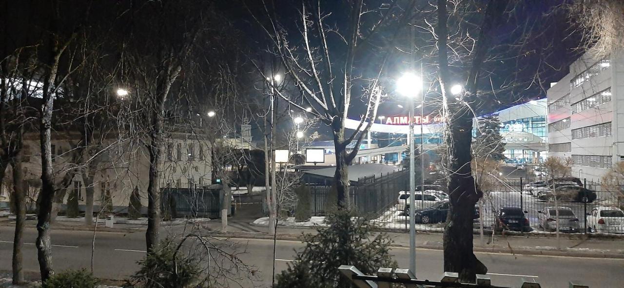 Apartments On Ahmetova 4 Almatı Dış mekan fotoğraf